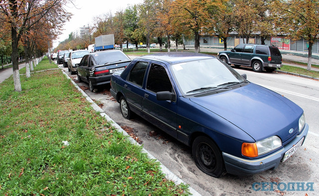 В Киеве злоумышленники повредили 150 автомобилей | Фото: Юрий Кузнецов
