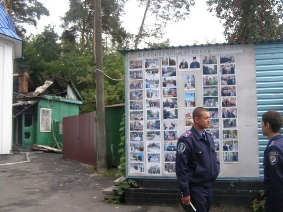 Часовня на кладбище подверглась атаке поджигателей. Фото: Управление МВД в Киеве