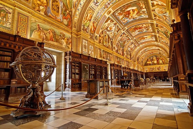 Библиотека Эскориал в Мадриде, Испания