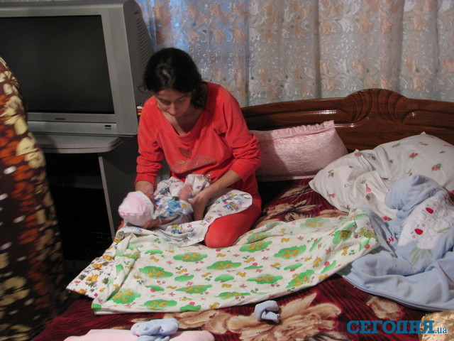 21-летняя Гульшана Меметова родила тройню. Фото: А.Керменчикли