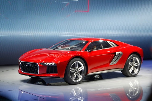 Audi Nanuk<br /><br />
Audi рассекретил высокопроизводительный дизельный концепт спортивного автомобиля накануне его дебюта на Франкфуртском автосалоне. Audi Nanuk Quattro питается от недавно разработанного 5,0-литрого двигателя V10 TDI мощностью 544 л.с., способного разогнать автомобиль от 0 до 100 км/час за 3,8 секунды, и развить максимальную скорость 305 км/час. Nanuk, претендующий на внедорожные способности, был разработан в сотрудничестве с Italdesign Giugiaro и описывается как "динамическая скульптура на больших колесах, которая охватывает новую главу в языке дизайна Audi".