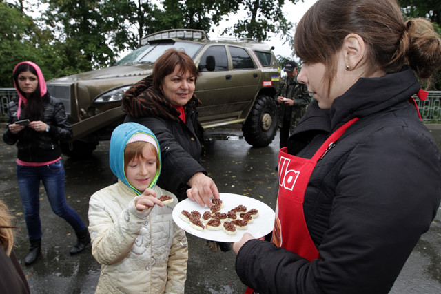 В Мариинском парке прошел благотворительный фестиваль сладостей | Фото: Анастасия Искрицкая