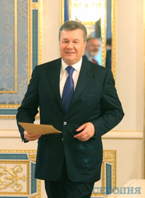 Янукович поздравил победителей конкурса 