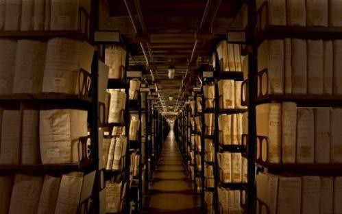 9. Секретные архивы Ватикана <br />
Ватиканский секретный архив — собрание архивных документов от средневековья до наших дней. 
