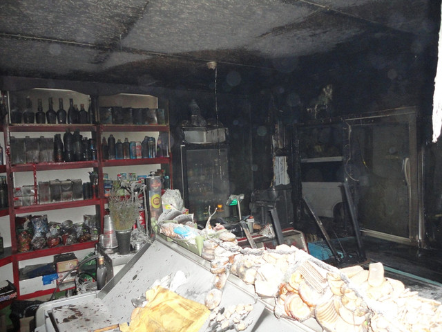 Под Киевом чуть не сгорел продуктовый магазин. Фото: ГосЧС