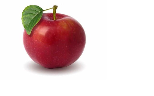 2. Яблоки<br />
Доказано, что постоянное употребление яблок в пищу помогает похудеть. Ученые утверждают, что если съедать пару яблок незадолго до еды, то содержание жиров в крови сократится на 15 %. Одно среднее яблоко содержит менее девяноста калорий. Именно поэтому яблоки вполне можно считать диетическим продуктом. В свежих яблоках содержится огромное количество витаминов и минералов — С, Е, G, каротин, В1, В2, В6, РР, калий, фосфор, кальций, магний, натрий, железо. Если съедать в день два-четыре яблока, то уже скоро можно заметить, что улучшился цвет лица, а лишние килограммы начали уходить.<br />
