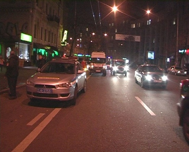 В центре Киева в аварии пострадали четыре иномарки. Фото: Магнолия-ТВ