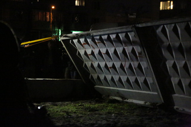 На Осокорках снова валили забор, автор фото Виталий Кийрус
