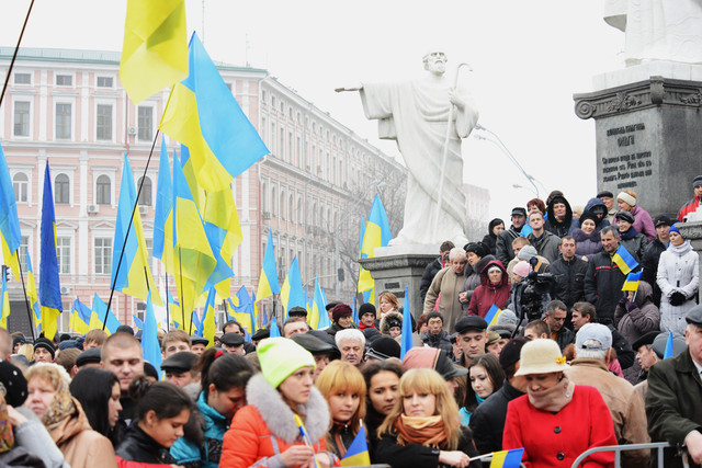 На Михайловской площади прошел митинг в поддержку решения правительства. Фото: пресс-службы ПР