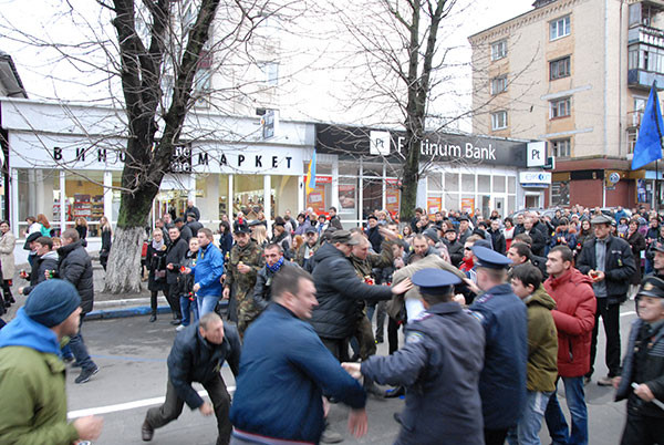 В Хмельницком произошла массовая драка. Фото: Независимый общественный портал