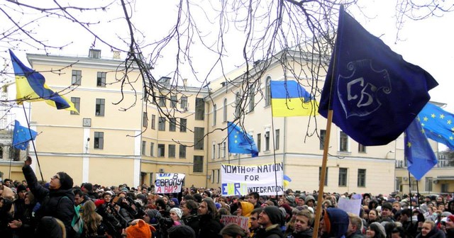 Студентов отпустили с пар на протест. Фото: Tetiana Yaroshenko
