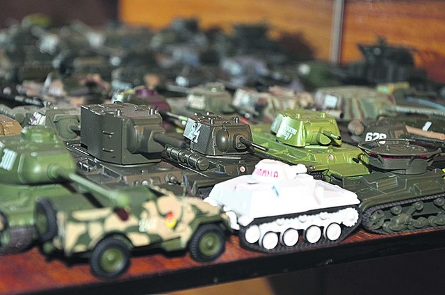 Бронетехника. 10-сантиметровые танки из разных эпох и стран. Фото из личного архива А. Чижикова