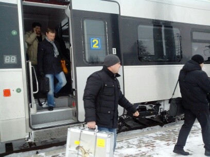 Пассажиров сломавшегося Hyundai высадили на станции Лозовая | Фото: Анастасия Искрицкая