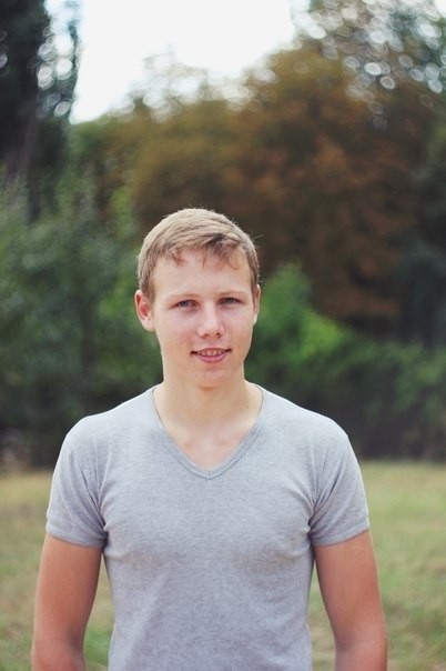 Александр, 19 лет, математический факультет.<br />
Голосовать: https://vk.com/photo-63077964_316677952