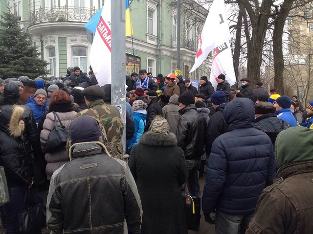 Милиция не пускает митингующих к МВД. Фото: Facebook