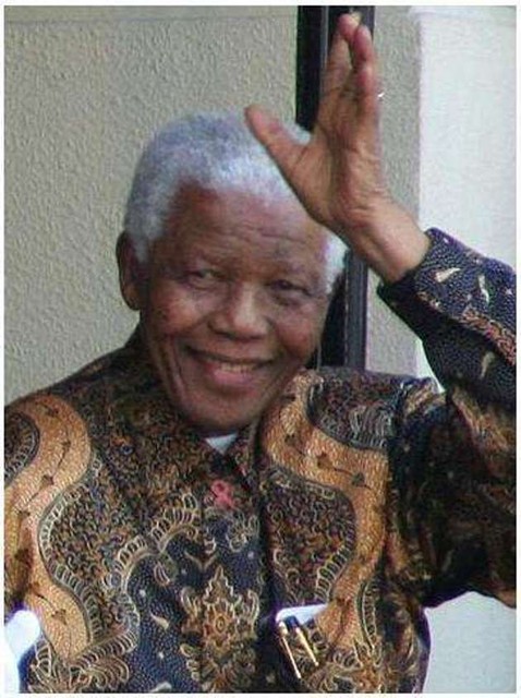 Нельсон Мандела<br />
Первый темнокожий президент  с 10 мая 1994 года по 14 июня 1999 года, и один из самых известных активистов в борьбе за права человека Нельсон Мандела умер 5 декабря 2013 года на 96-м году жизни в своем доме в пригороде Йоханнесбурга Хоутон Эстейт в кругу семьи. О смерти Манделы объявил президент ЮАР Джейкоб Зума. Зума заявил: 