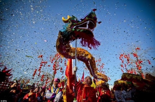 Китайский Новый год<br />
Китайский Новый год, который после 1911 года в дословном переводе называется 