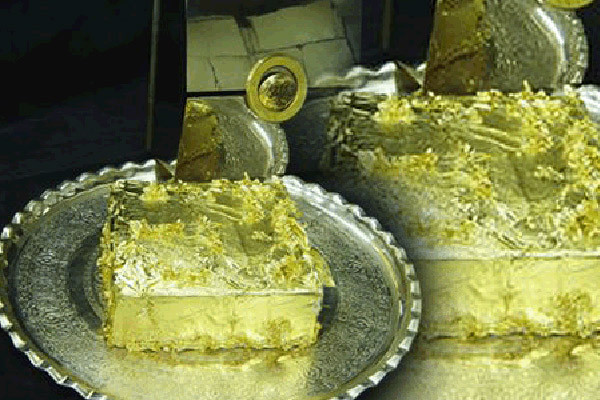 Золотой торт Султана-1 тысяча долларов<br />
Этот десерт предлагают гостям в отели 