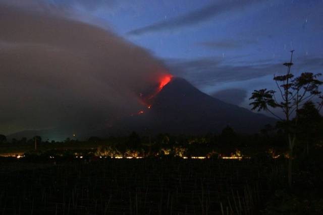 Извержение вулкана может стать одним из крупнейших в истории островов. Фото: Комментарии