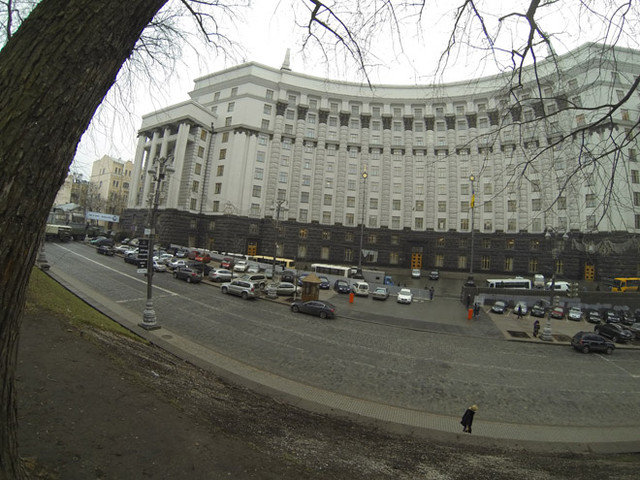 Милиция заблокировала все улицы, ведущие к зданию Кабинета Министров Украины. Фото: Ус С., Сегодня.ua