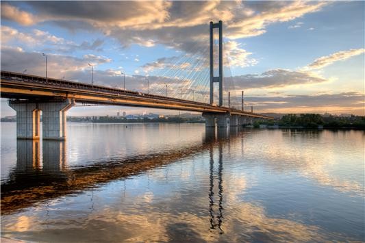 Южный мост – самый высокий автомобильный мост Украины. Фото: videoprobki.ua