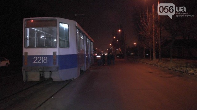 В Днепропетровске трамвай переехал человека. Фото: 056.ua