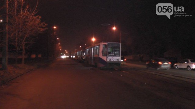 В Днепропетровске трамвай переехал человека. Фото: 056.ua