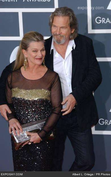 Джефф Бриджес  и Сьюзен Гестон – 37 лет в браке<br />
Американский актер Джефф Бриджес  37 лет состоит в браке со своей женой Сьюзен. У него три дочери. Проживает в Калифорнии. В фильме 