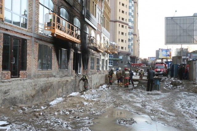 В Киеве горел дом. Фото: ГосЧС