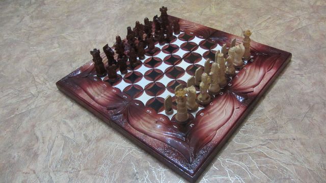 Игра. Эксклюзивные шахматы можно заказать прямо в колонии. Фото: ГПтСУ в Донецкой области
