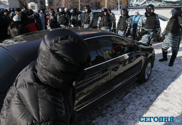 Митинг в Донецке закончился дракой. Фото: Сергей Ваганов, "Сегодня"