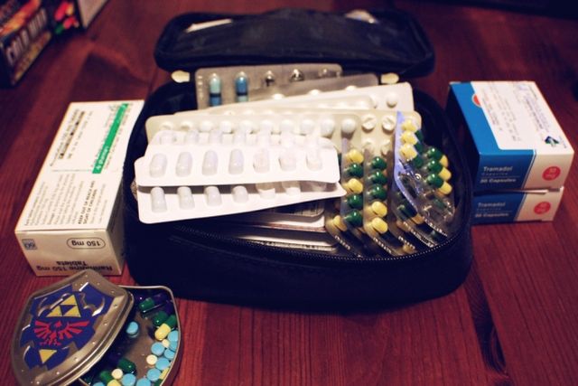 Контрацептивы на Филиппинах<br /><br />
На Филиппинах аборты запрещены законом. Туристам, привыкшим возить с собой в путешествие домашнюю аптечку, стоит быть готовым к проверке ее на содержание медикаментов для прерывания беременности. Изъяты будут и компоненты для изготовления подобных средств. Берите с собой только то, что действительно понадобится и к чему можно приложить заключение от врача.<br /><br />
Кстати, в ОАЭ нельзя ввозить многие успокоительные и болеутоляющие лекарства, например, валокордин, корвалол, "Пенталгин", "Иммодиум", "Седалгин", "Нурофен", "Солпадеин" и др.