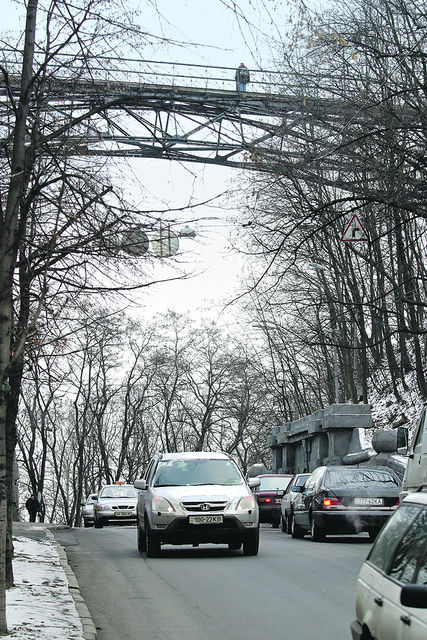 Лидер. Мост влюбленных на Парковой дороге | Фото: Юрий Кузнецов, Сергей Николаев