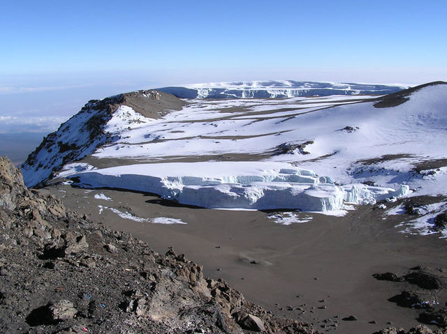 Ледник Furtwangler<br />
Ледник Furtwangler-расположен недалеко от вершины горы Килиманджаро в Танзании. Ледник представляет небольшой остаток огромного ледяного покрова, который когда увенчал вершину горы Килиманджаро.  Как утверждают ученые к 2020 году ледника вовсе  не станет.<br />

