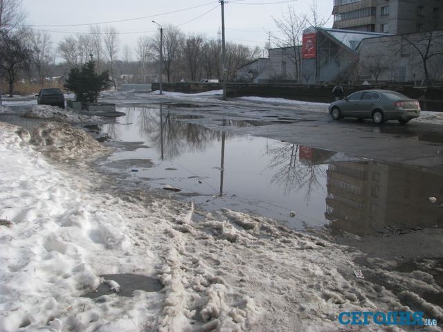 В Днепропетровске стремительно тает снег.  Фото: Андрей Никитин