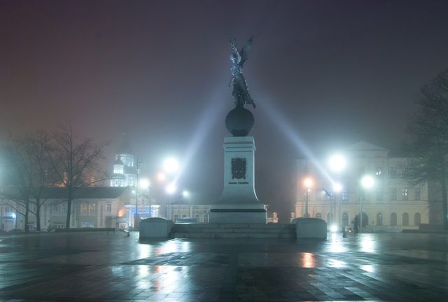 Площадь Конституции. Заиграла новыми красками. Фото: С. Сухопар<br />
