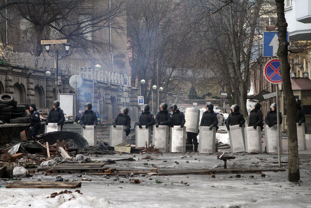 На Грушевского проходит уборка | Фото: Анастасия Искрицкая