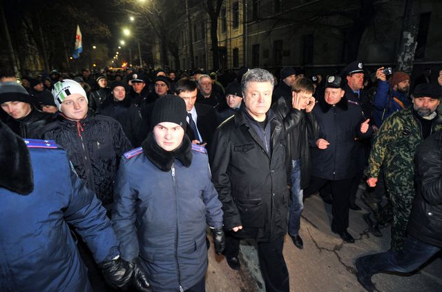 Порошенко освистали в Крыму, фото AFP