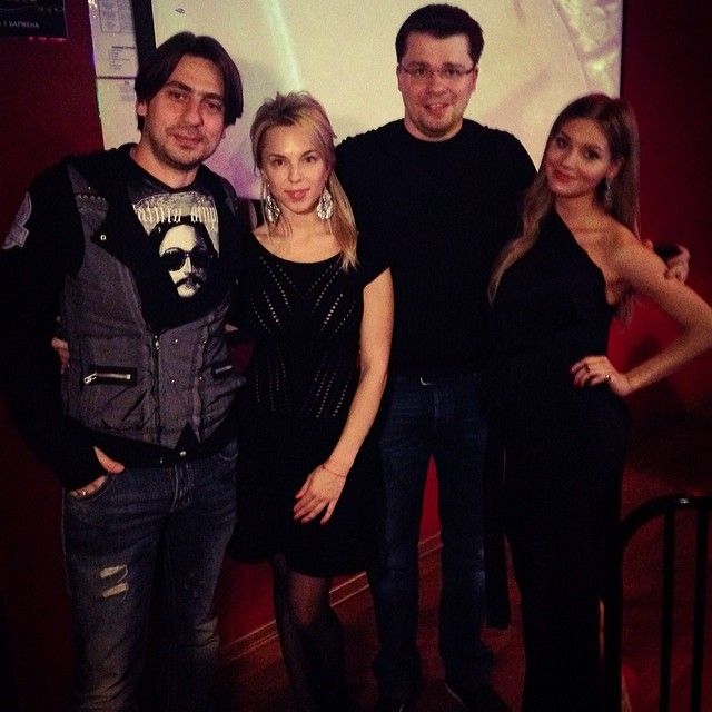 Кристина Асмус, Гарик Харламов, Роман Емельянов.Фото:instagram.com/asmuskristina 