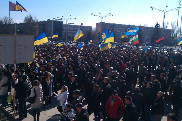 Около 1000 людей пришли почтить память Кобзаря. Фото: Юлиана Скибицкая, "Сегодня"