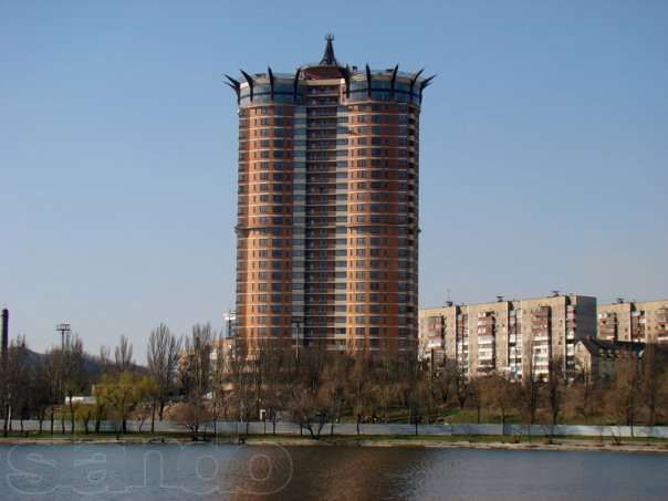110 МЕТРОВ НАД ЗЕМЛЕЙ<br />
Самое высокое здание в шахтерской столице — это 27-этажный жилой дом 