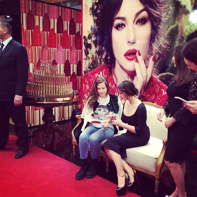 Актриса Моника Белуччи раздает автографы<br />
Фото:instagram.com/odintsovaprtrend