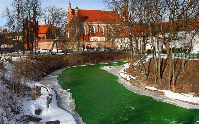 Река Вильня в Вильнюсе, Литва. Фото: AFP