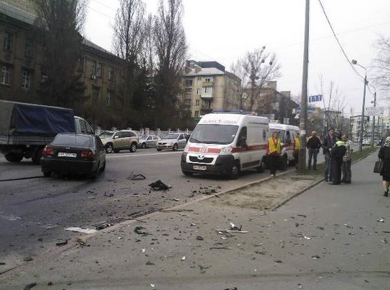 На перекрестке улиц Киквидзе и Профессора Подвысоцкого разбились два автомобиля. Фото: Магнолия-ТВ