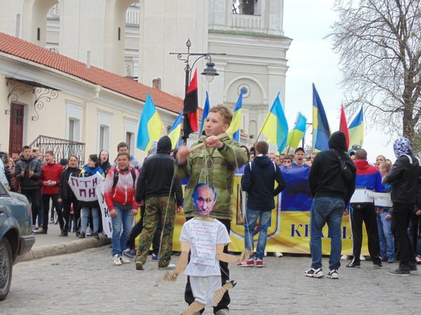В Луцке митинговали против Путина.  Фото: пресс-служба "Правого сектора"