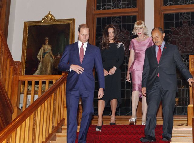 Принц Уилльям и Кэтрин с генерал-губернатором Новой Зеландии Джерри Матепарае  и его супругой Фото:AFP
