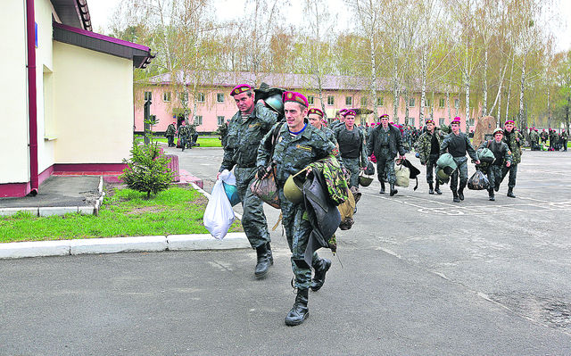Гвардейцы отправляются на первое боевое дежурство. Фото предоставлено МВД Украины