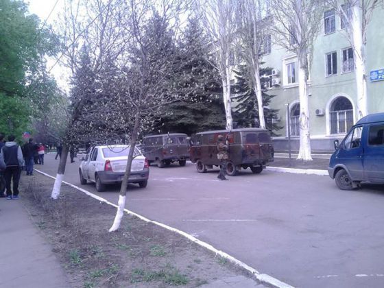 В Краматорске вновь захвачен горотдел милиции. Фото: Mixey