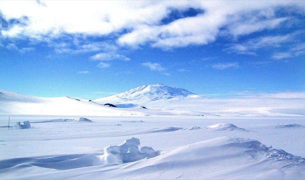 Антарктида является самым холодным, ветреным, высоким и сухим континентом на планете.