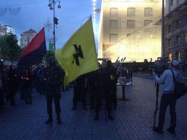 Факельное шествие на Майдане, фото facebook.com/maidanpresscenter